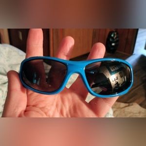 Boys Vatter Unbreakable Polarized Sunglasses, Case, Tool    2/24